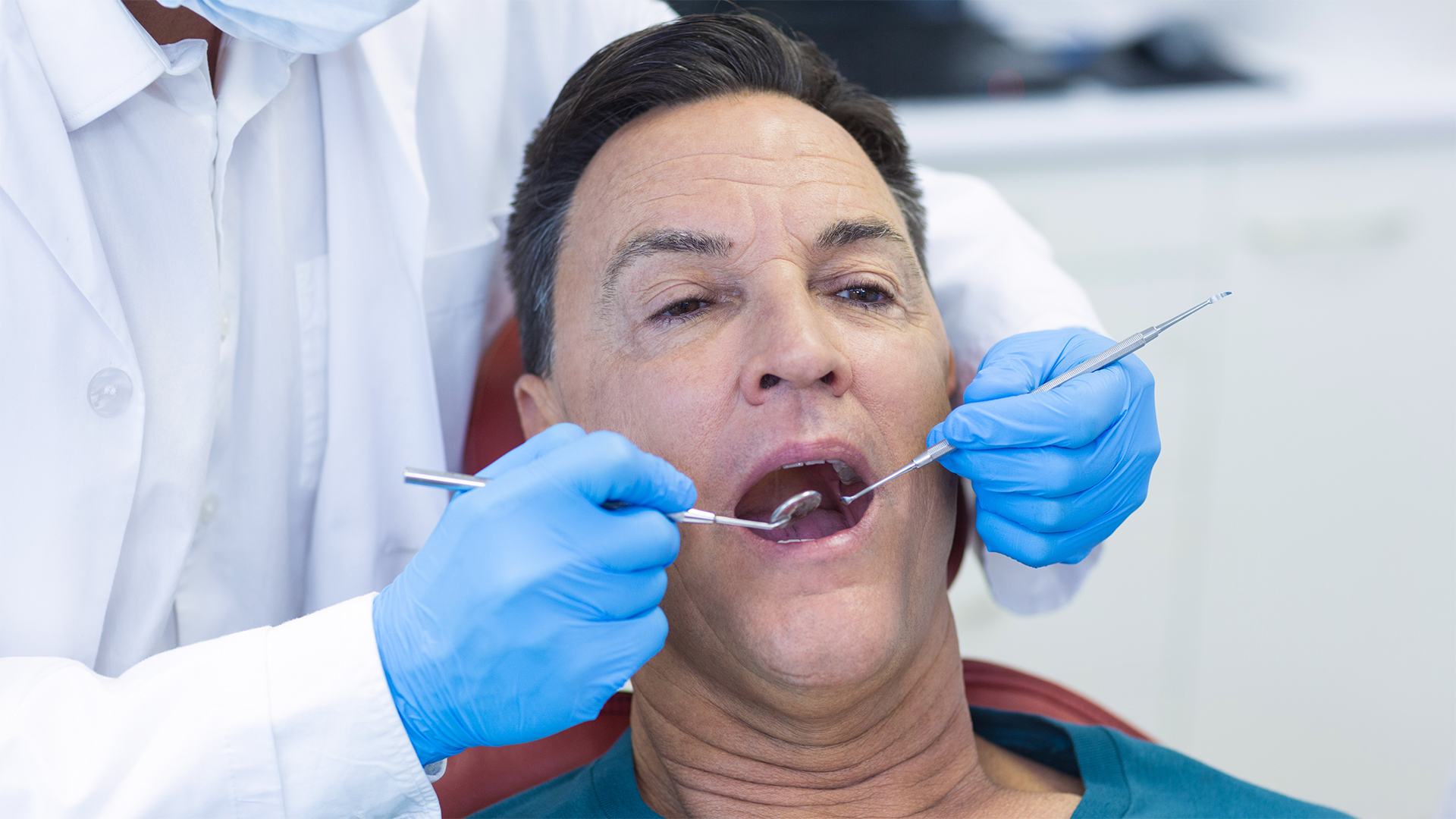 falta de osso impede a colocação de implantes?